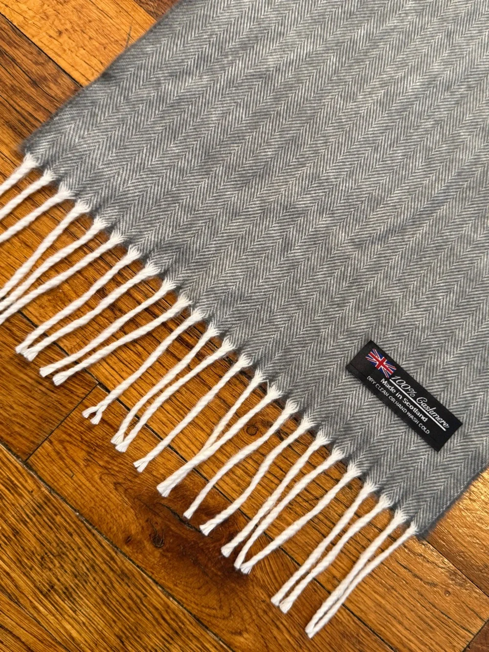 Luxury 100% Cashmere Scarf Made in Scotland Gray Herringbone Tweed Cream Fringe